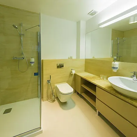 Garden 酒店 谢德尔采