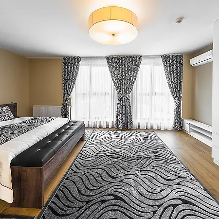 Garden Hotel 3*